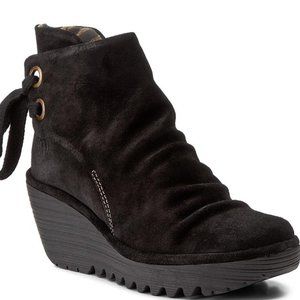 *NWT* FLY LONDON YAMA Black Suede Boots US 9 EU 40